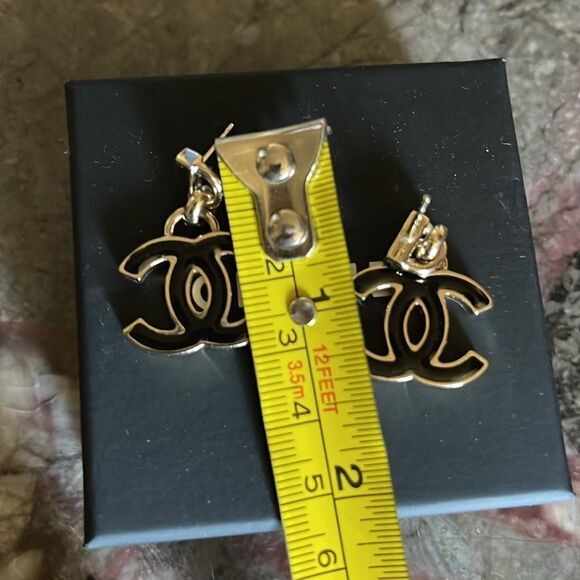 CC Chanel Drop Earrings - Picture 6 of 6
